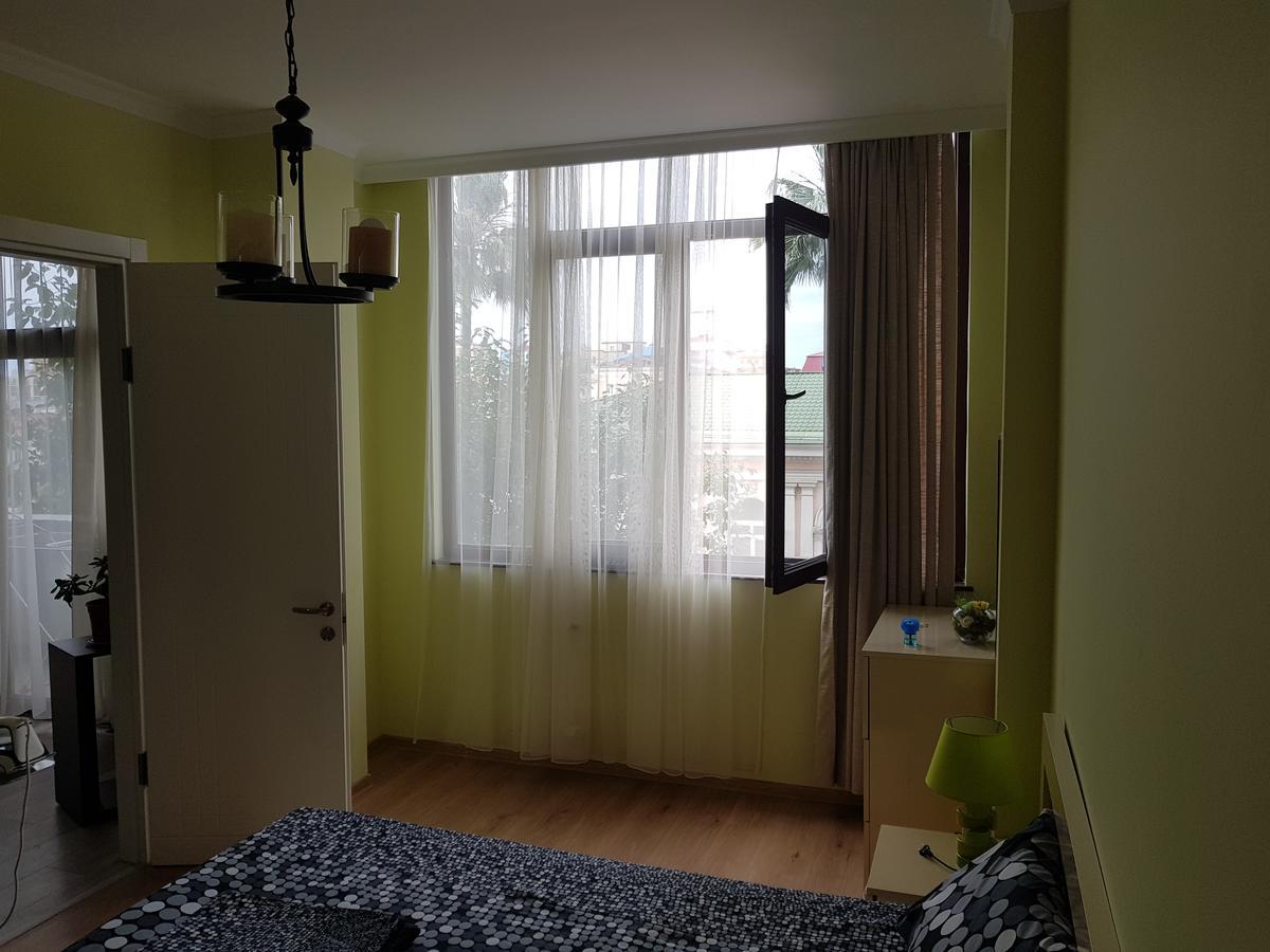 Apartments Cira 01 Batumi Bagian luar foto