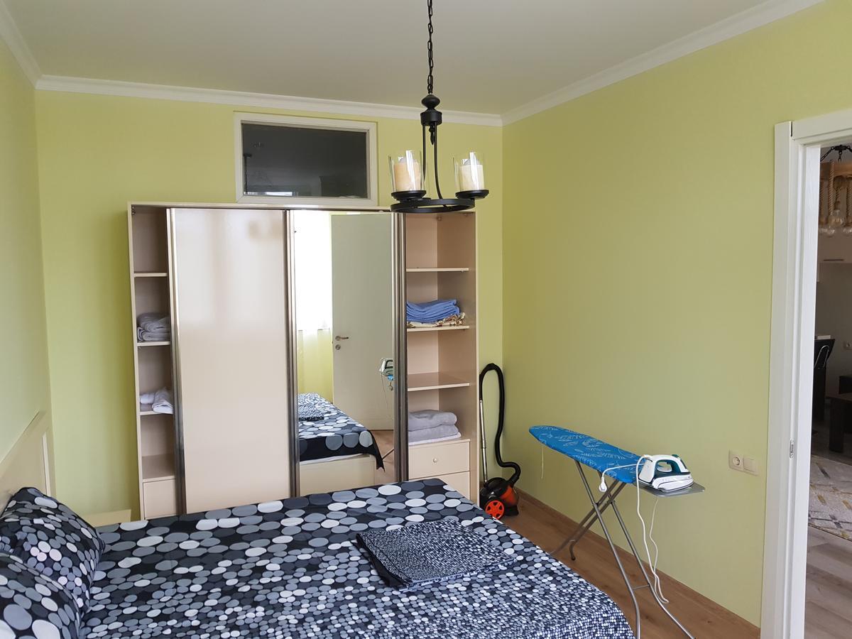 Apartments Cira 01 Batumi Bagian luar foto