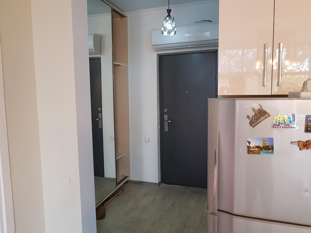 Apartments Cira 01 Batumi Bagian luar foto